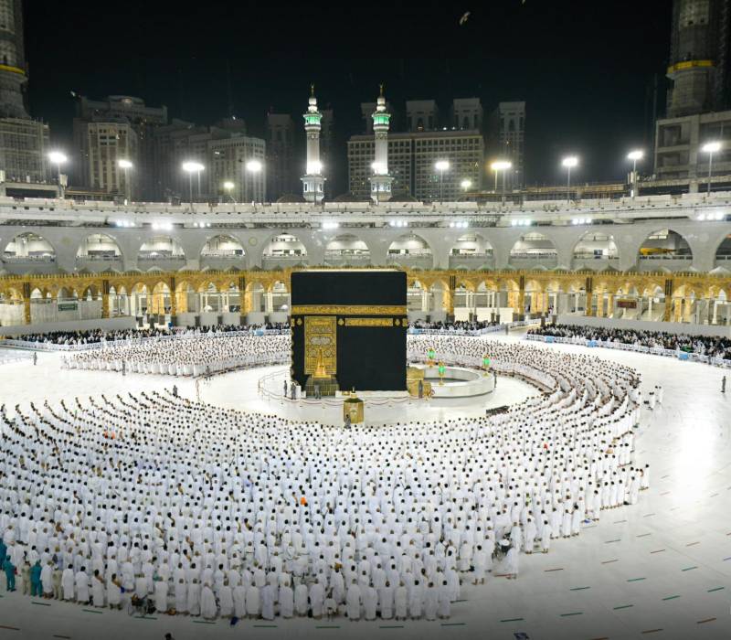 مسلمانوں کیلئے خوشخبری: سعودی عرب کا 2 سال بعد مکمل حج کرانے کا اعلان 
