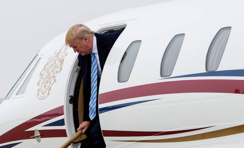 ٹرمپ کا طیارہ حادثے سے بال بال بچ گیا