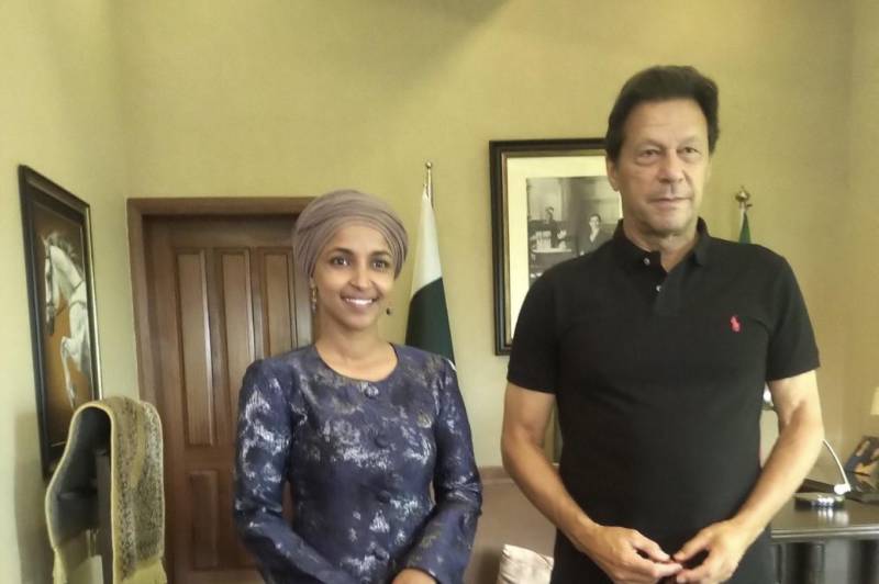 ا مریکی رکنِ کانگریس الہان عمر کی سابق وزیر اعظم عمران خان سے خصوصی ملاقات 