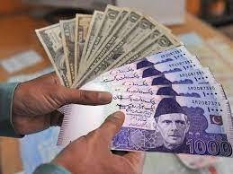 انٹربینک میں ڈالر 207 روپے سے بھی تجاوز کر گیا