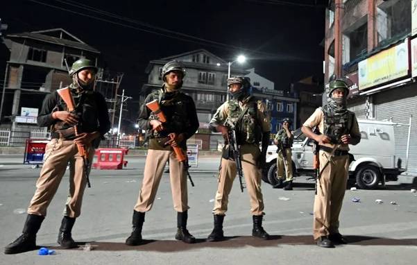 مقبوضہ کشمیر میں قابض بھارتی فوج کی جارحیت جاری، مزید 3 کشمیری نوجوان شہید