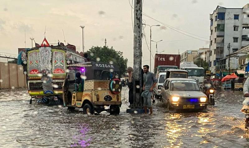 کراچی میں آج بھی گرج چمک کے ساتھ بارش کا امکان