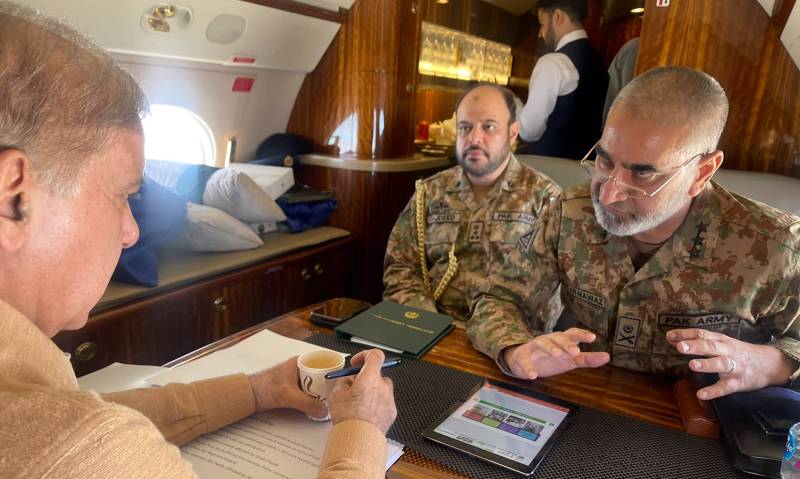 وزیراعظم سیلاب متاثرین سے ملاقات کیلئے بلوچستان پہنچ گئے
