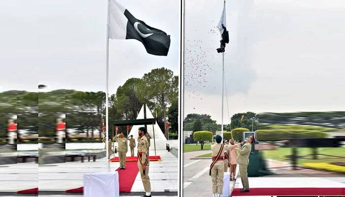 پاکستان کی 75 ویں سالگرہ پر جی ایچ کیو میں پاکستانی پرچم لہرایا گیا