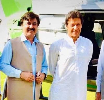 عمران خان بڑا برانڈ ہے اس لیے ہیلی کاپٹر کا استعمال جائز ہے، پتا نہیں عمران خان کی اپیل پر کتنے پیسے جمع ہوئے: شوکت یوسفزئی 