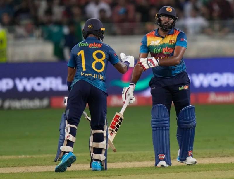 پاکستانی ٹیم مکمل ناکام ،سری لنکا نے 5 وکٹوں سے شکست دے دی