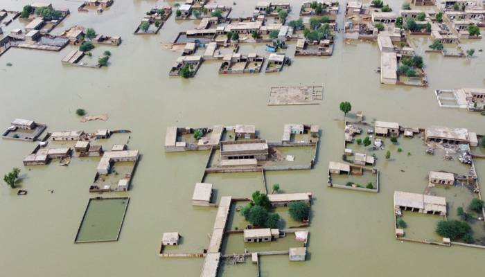 ملکی تاریخ کے بدترین سیلاب سے 500 بچوں سمیت 1400 کے قریب لوگ جاں بحق ہوگئے