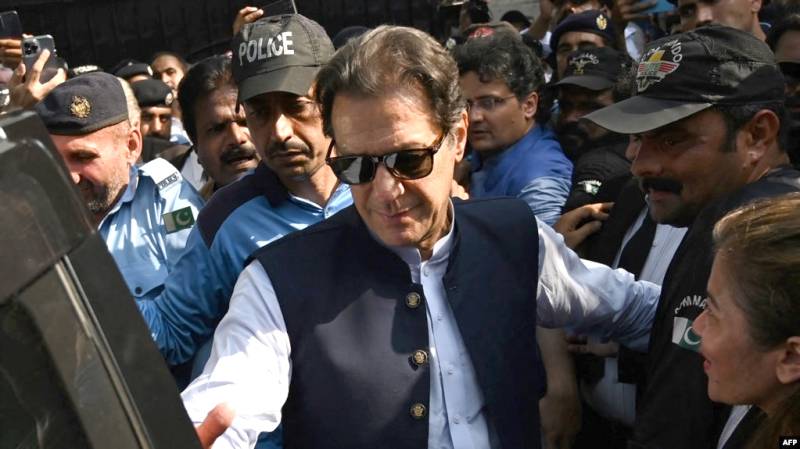 دہشت گردی کا مقدمہ، عمران خان جے آئی ٹی کے سامنے پیش ہو گئے 