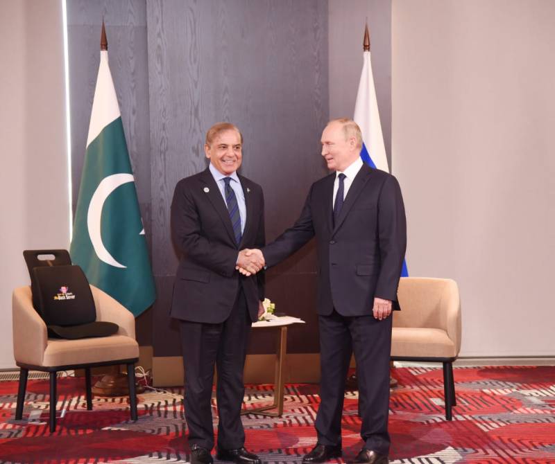 وزیر اعظم شہباز شریف سے روسی صدر ولادی میر پیوٹن کی اہم ملاقات