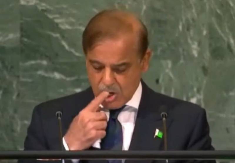 اقوام متحدہ میں تقریر کے دوران تھوک لگاکر صفحہ کیوں بدلا: پی ٹی آئی رہنماؤں کی وزیر اعظم پر شدید تنقید