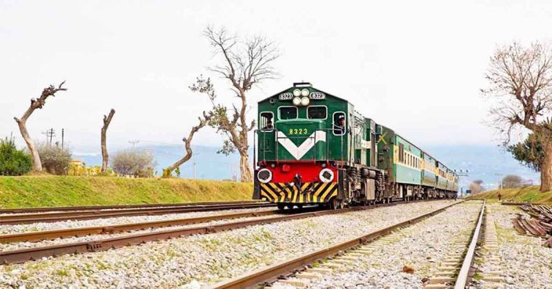 پاکستان ریلوے نے کرایوں میں اضافہ کردیا