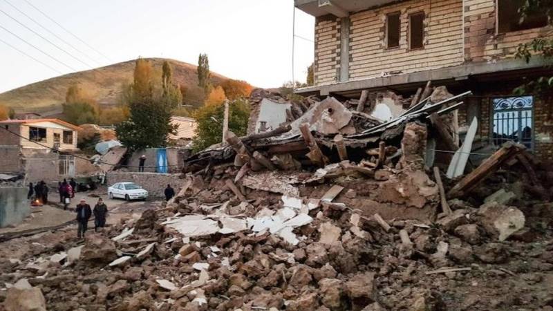 ایران میں 5.7 شدت کا زلزلہ ، 276 افراد زخمی ہو گئے 