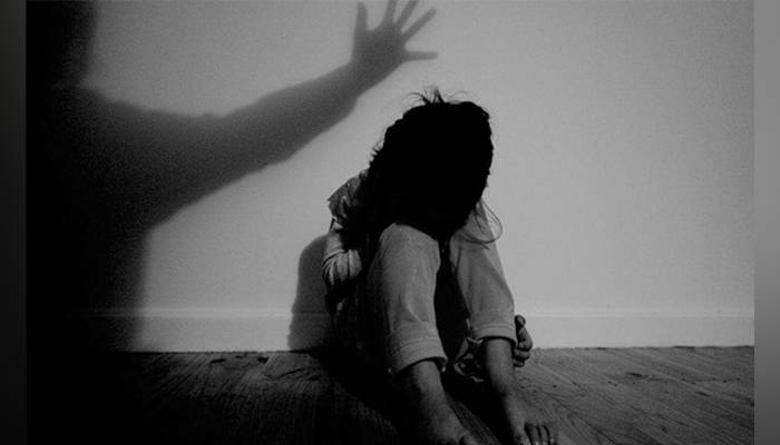  کراچی ، اجتماعی زیادتی کا نشانہ بنے والی بچی نے ملزمان کی شناخت کرلی 
