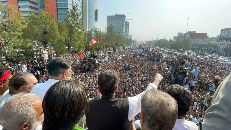 ’حقیقی آزادی مارچ‘ کا آغاز، مقصد صرف اپنی قوم اور ملک کو آزاد کرنا ہے: عمران خان 
