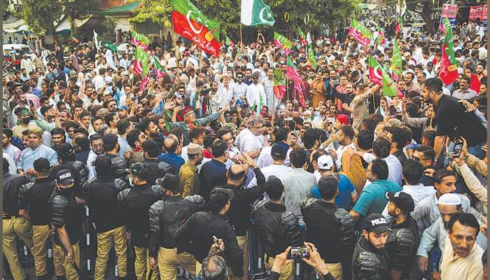 عمران خان پر قاتلانہ حملہ ،پی ٹی آئی کا ملک گیر احتجاج