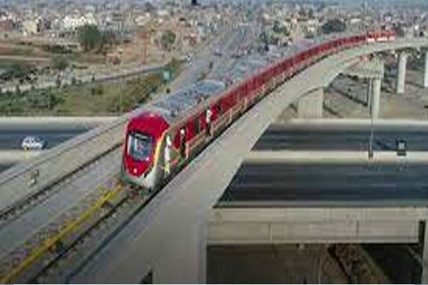  لاہور :اورنج ٹرین  کے کرایوں میں کمی 