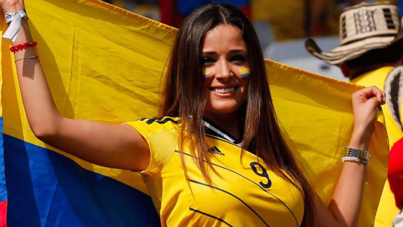 فیفا ورلڈ کپ: خواتین کے مختصر لباس، ٹائٹس پہننے اور کھلے عام اظہار محبت پر پابندی