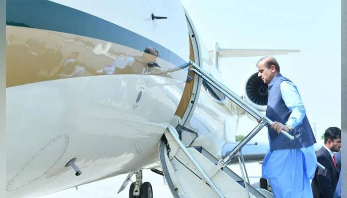  وزیر اعظم شہباز شریف دو روزہ سرکاری دورے پر متحدہ عرب امارات روانہ ہوگئے 