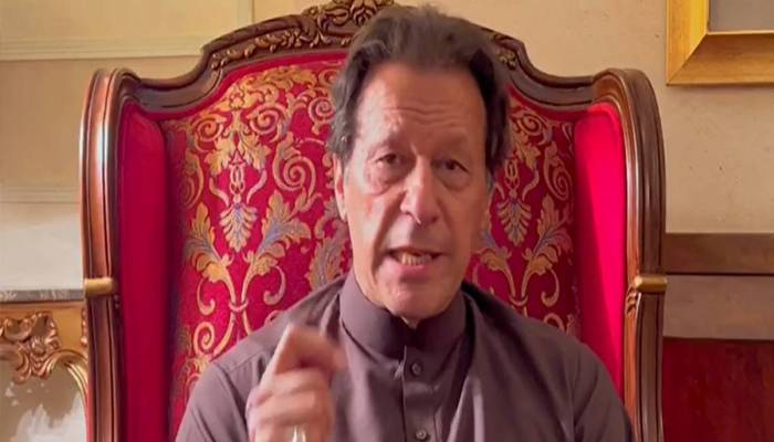 پیٹرول کی قیمتوں میں اضافہ کرکے نااہل حکومت نے عوام کو کچل دیا ہے ، عمران خان 