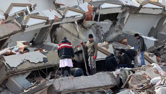 ترکیہ اور شام میں تباہ کن زلزلے سے اموات کی تعداد 15 ہزار سے تجاوز کرگئی