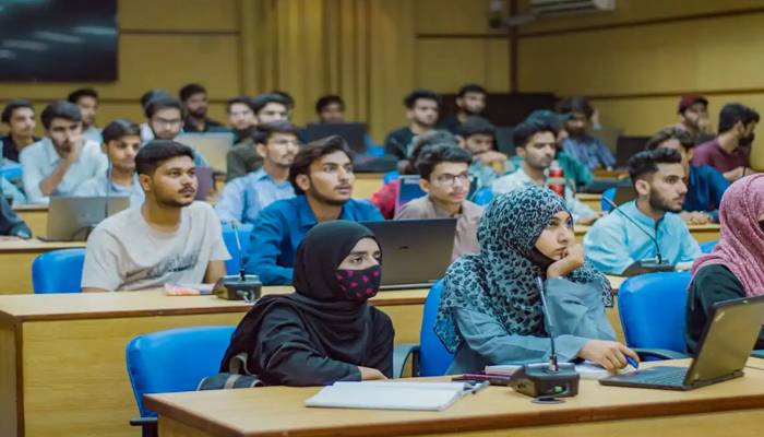  سندھ کی سرکاری و نجی جامعات میں موسمیاتی تبدیلی سے آگاہی کا الگ مضمون پڑھانے کا فیصلہ