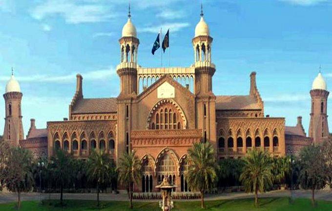 لاہور ہائیکورٹ کا حفاظتی ضمانت کیلئے عمران خان کو ایمبولینس میں عدالت لانے کا حکم