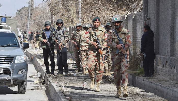 بلوچستان: ضلع کوہلو میں بارودی سرنگ کے دھماکے میں ایک لیویز اہلکار شہید اور 6 زخمی ہوگئے 