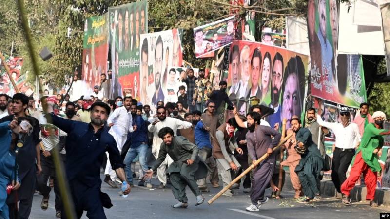 پولیس اہلکاروں پر حملہ، توڑ پھوڑ، جلاؤ گھیراؤ پر عمران خان سمیت 25 سو کارکنوں کے خلاف دہشت گردی کا مقدمہ