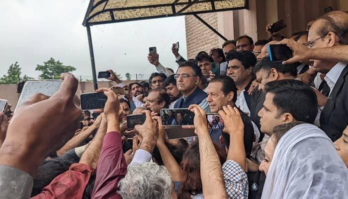 عمران خان کے ساتھ عدالت جانے والے رہنماؤں کی لسٹ تبدیل 