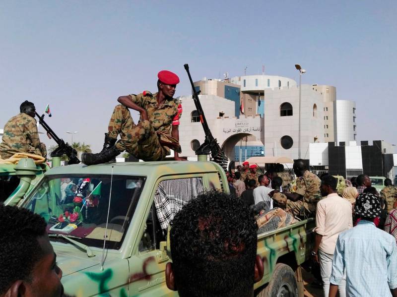 سوڈان میں سونے کے ذخائر پر قبضے کی جنگ، عید پر بھی جنگ بندی نہ ہوسکی 