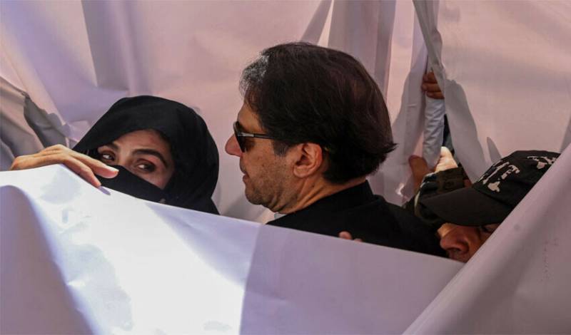 عمران خان مختلف کیسز میں نیب اور اسلام آباد ہائیکورٹ  میں پیشی کے لیے اسلام آباد پہنچ گئے