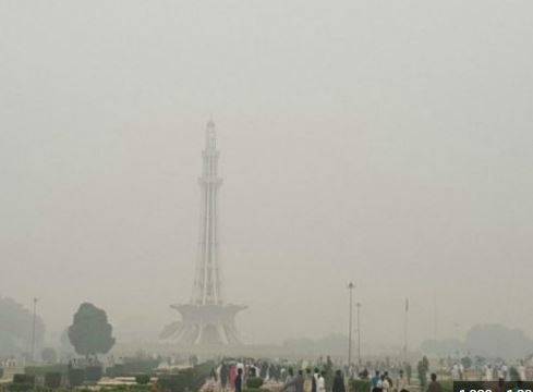   پنجاب حکومت کا اہم اعلان  : لاہور سمیت پنجاب کے  اضلاع میں سکولز، کالجز اور یونیورسٹیز بند کرنے کا فیصلہ،ہیلتھ ایمرجنسی نافذ 