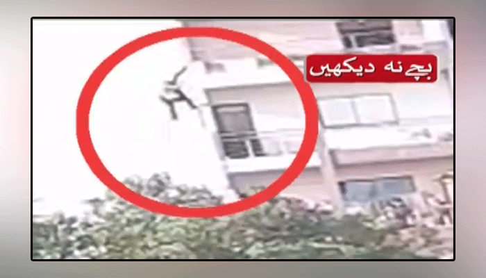 Mother throws 2-year-old girl from fourth floor, miraculously safe