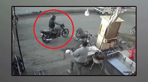 The thief stole the motorcycle in just 8 seconds, the owner was shocked